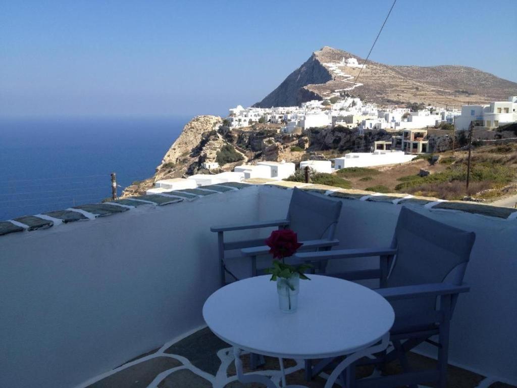 Kifines Suites Folegandros Town Luaran gambar